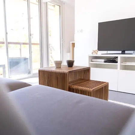 Magnifique Appartement, Piscine, Proche Gare 아파트 *