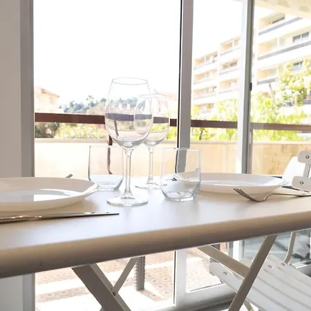 Magnifique Appartement, Piscine, Proche Gare