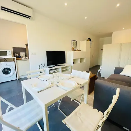 Magnifique Appartement, Piscine, Proche Gare